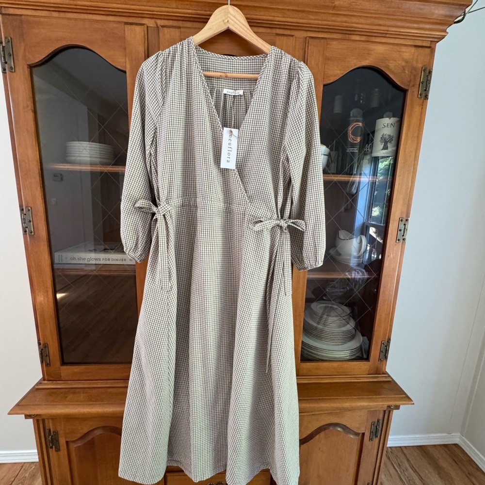 Neuflora Hilton Head Dress